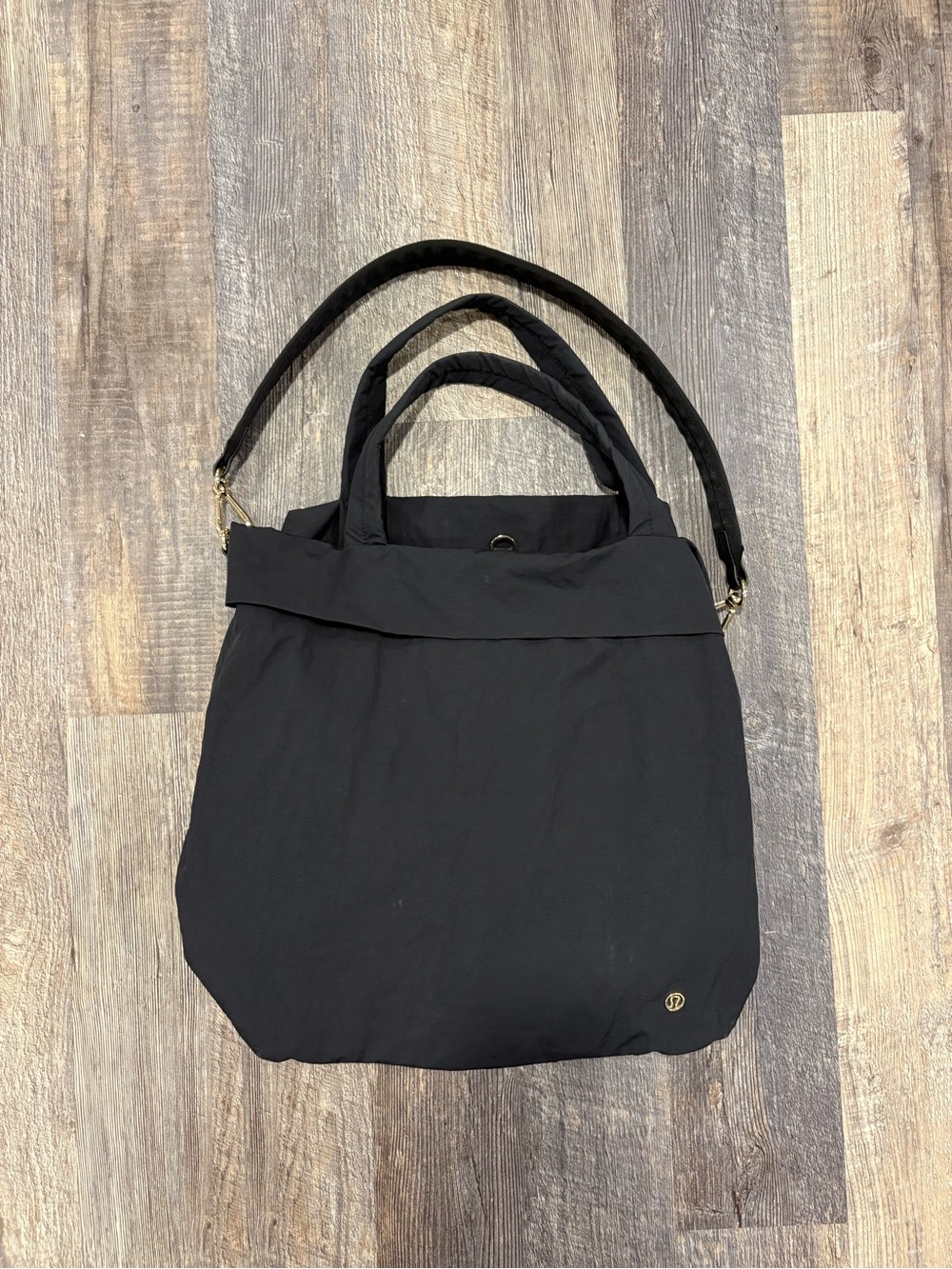 Lululemon On My Level Bag 19L Tote Crossbody Black Gold V1.0 OS